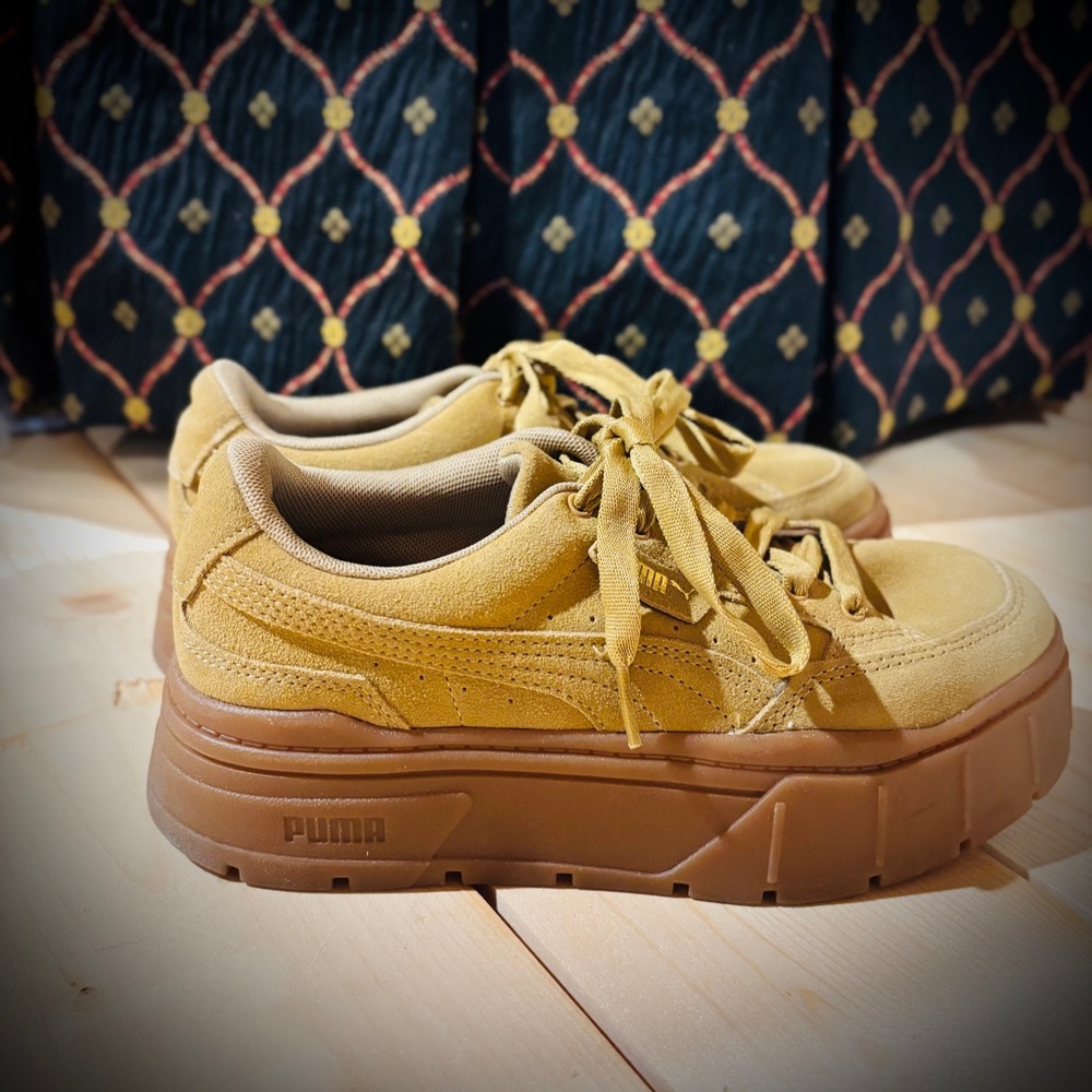 EUC Puma Mayze Stack Suede Platform Sneakers Sz 7.5 - Picture 9 of 17